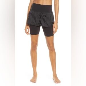 Alo High-Waist circuit shorts, black, women’s medium